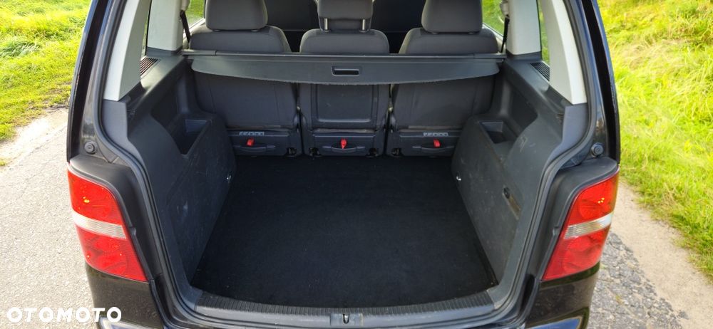 Volkswagen Touran - 5