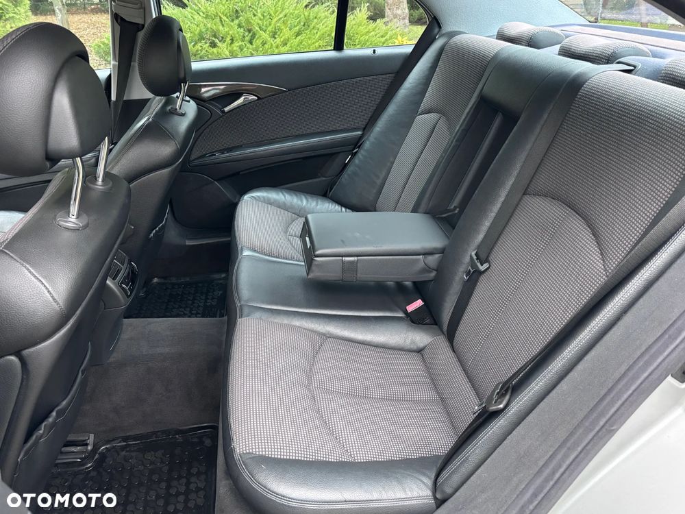 Mercedes-Benz Klasa E 220 T CDI Automatik Avantgarde - 16