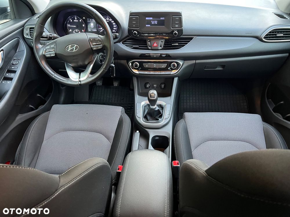 Hyundai i30 1.6 D Classic + - 20