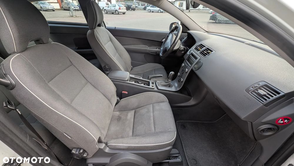 Volvo C30 1.6D DRIVe Momentum - 11