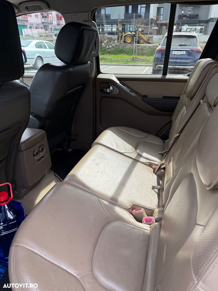 Nissan Pathfinder 2.5 dCi Aut LE - 16