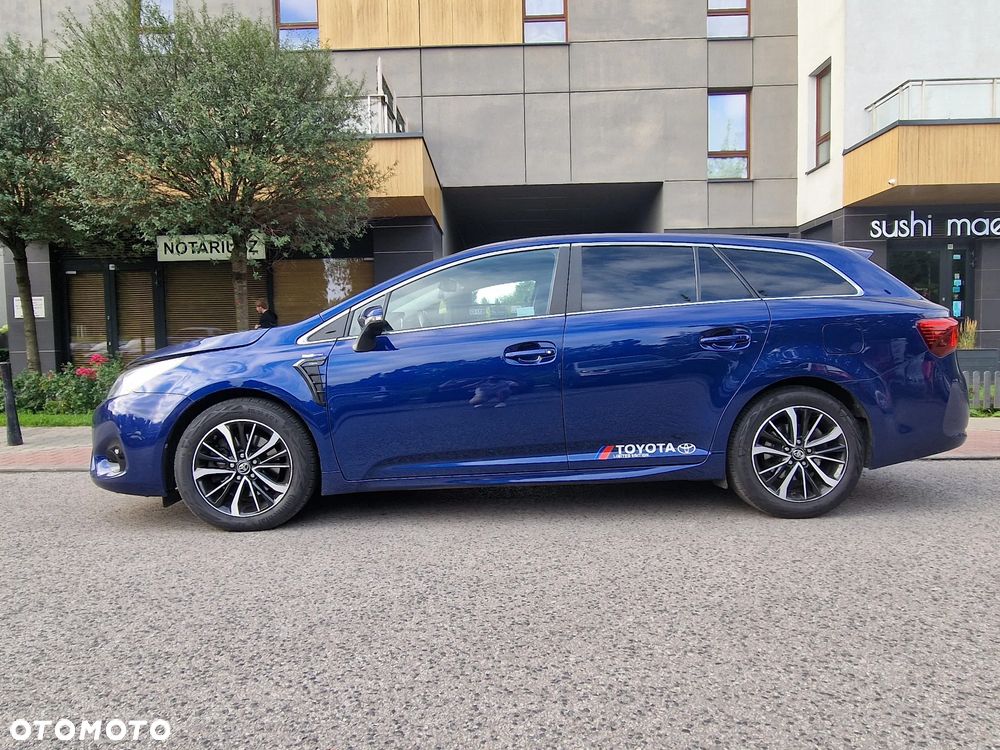 Toyota Avensis 2.0 D-4D Premium - 1