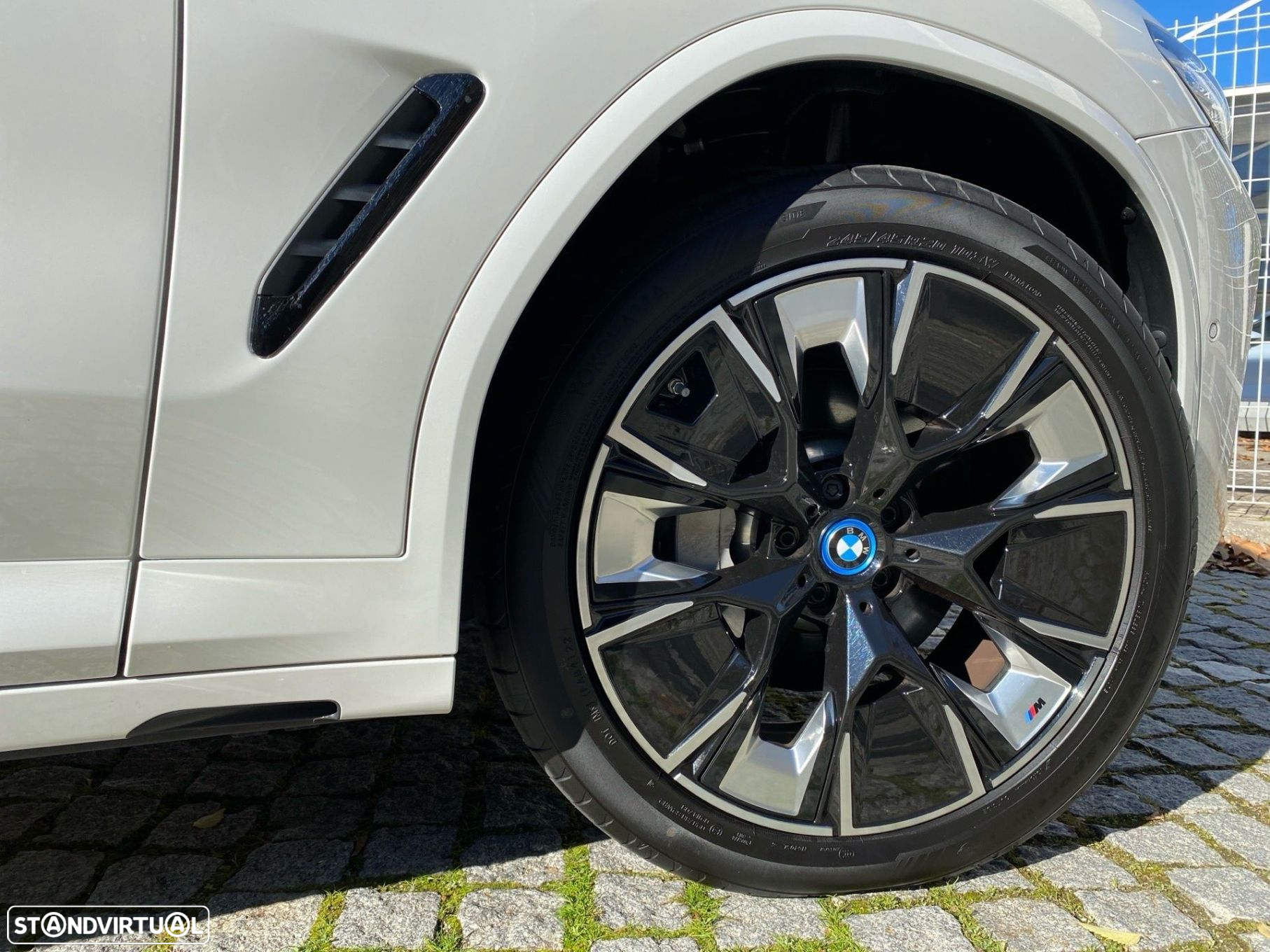 BMW iX3 M Sport Impressive - 3