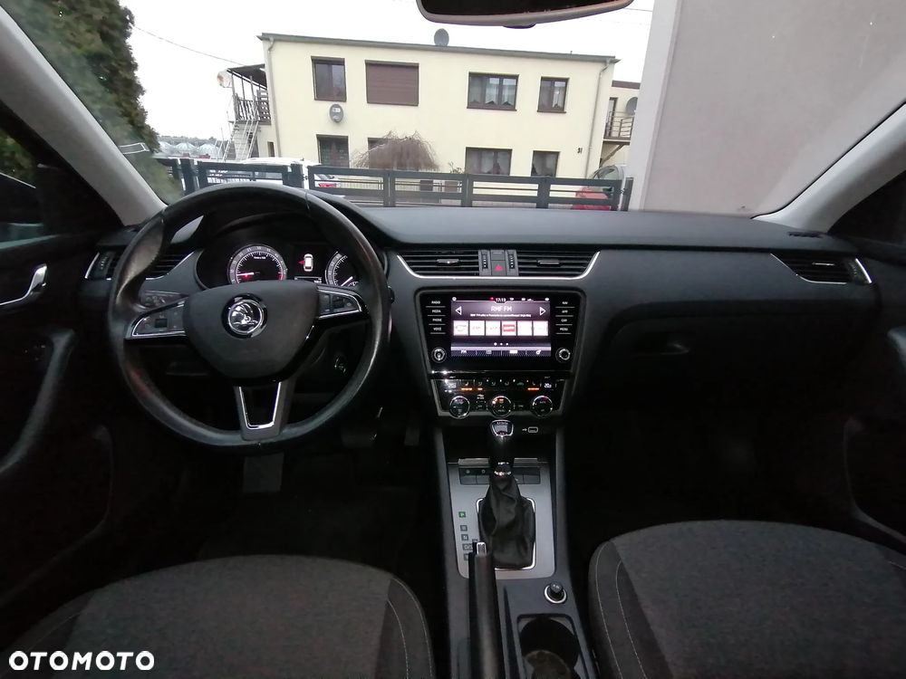 Skoda Octavia 2.0 TDI DSG Edition - 7