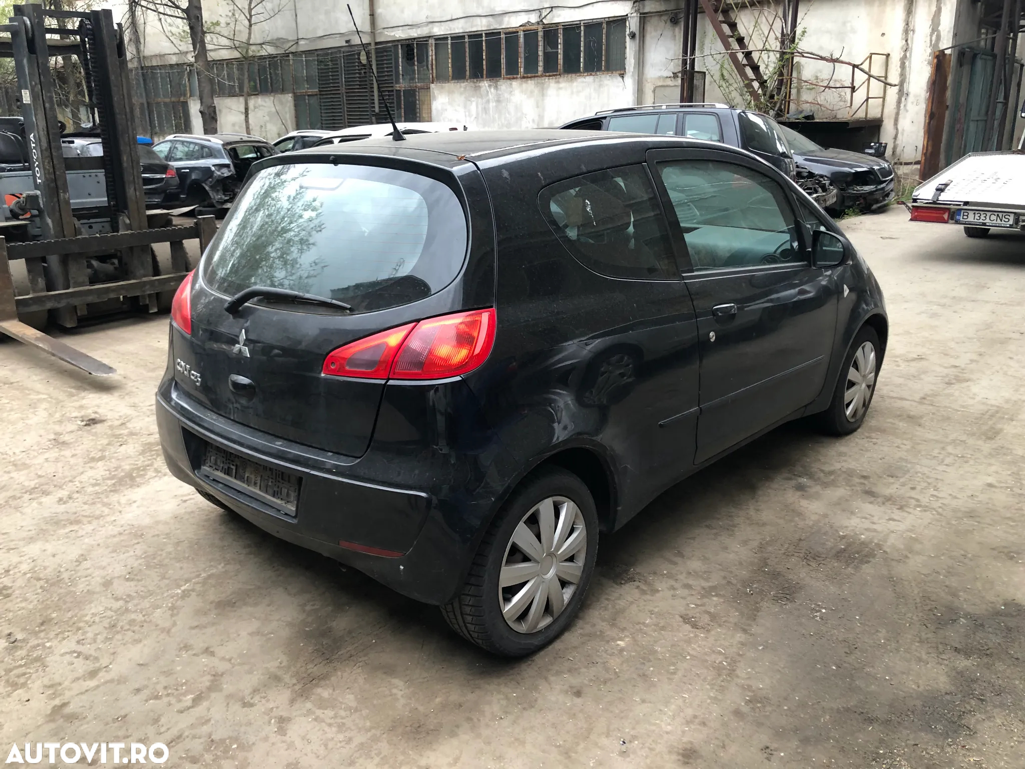 Dezmembrez Mitsubishi Colt CZ3 negru benzina 1.3 automat 2005 - 5