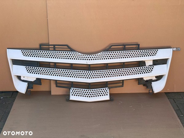 MASKA,GRILL,ATRAPA - MERCEDES ACTROS MP4- CZĘŚCI