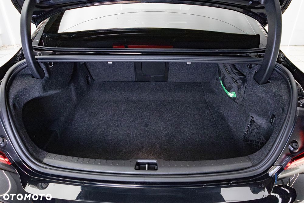 Volvo S60 B5 B AWD Ultimate Dark - 32