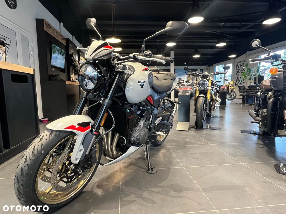 Triumph Trident - 7