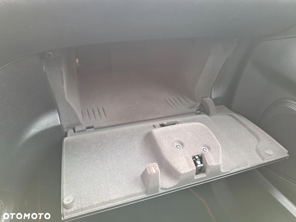 Ford S-Max 2.2 TDCi DPF Titanium - 36