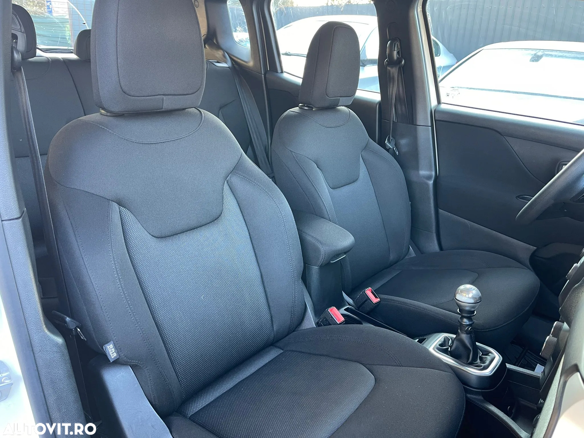 Jeep Renegade 1.0 Turbo 4x2 M6 Sport - 6