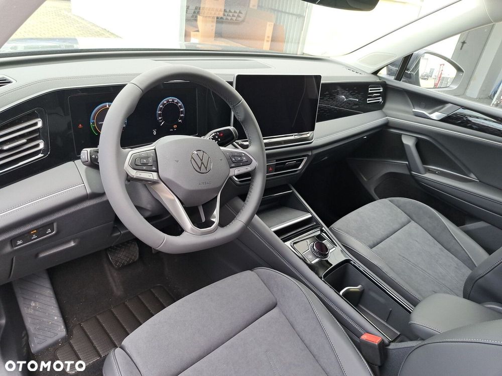 Volkswagen Tiguan - 10