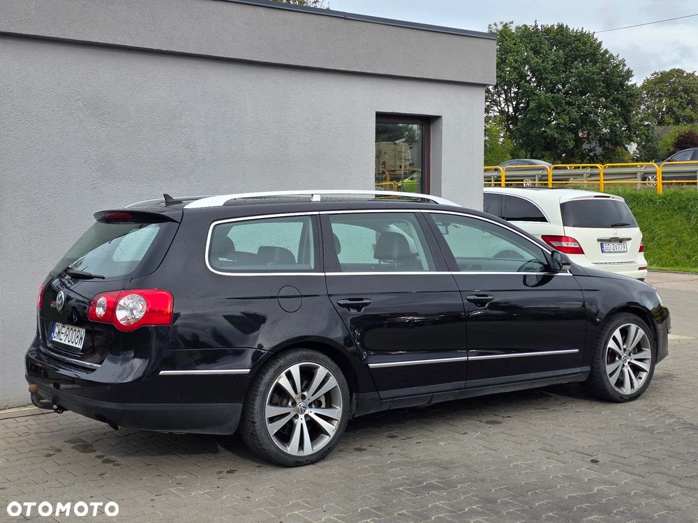 Volkswagen Passat 3.2 V6 FSI 4Motion DSG Highline - 3