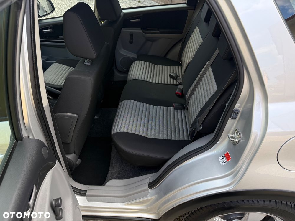 Suzuki SX4 1.6 VVT 4x4 Comfort - 26