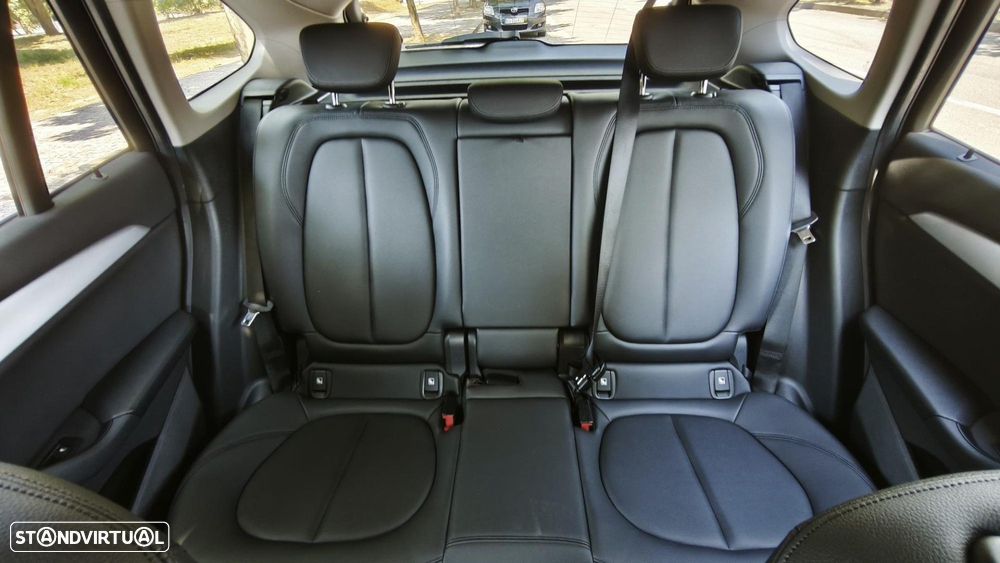 BMW X1 25 e xDrive Corporate Edition - 10