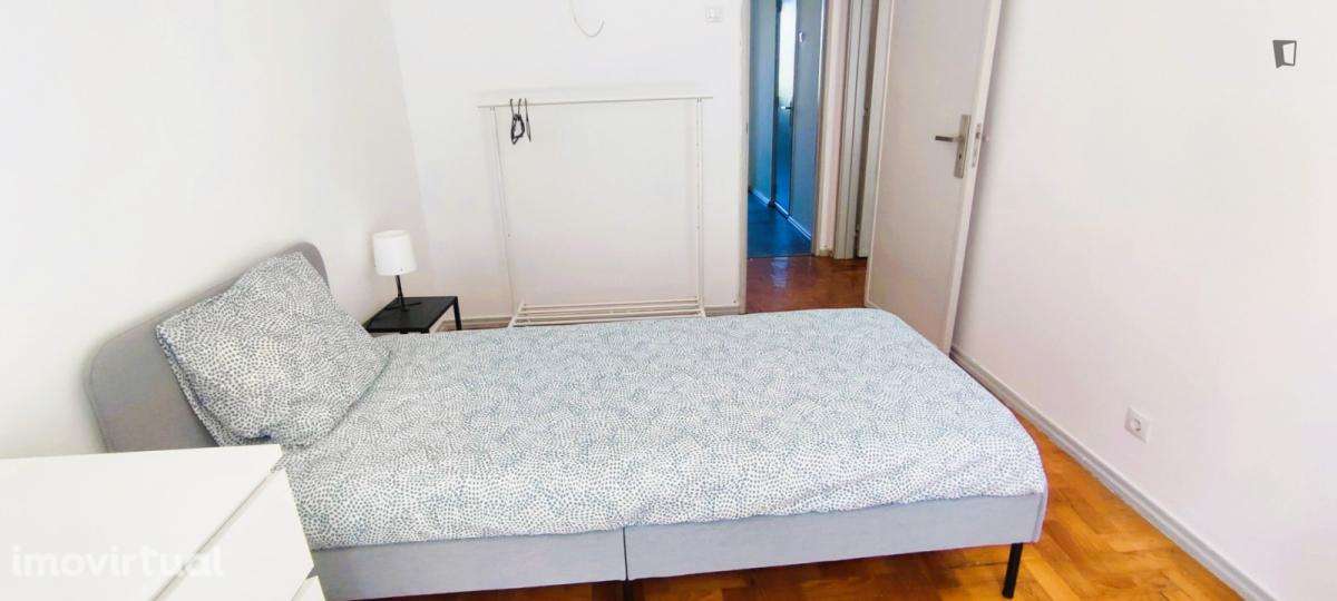 Quarto - localizado em Amadora Lisbon - Grande imagem: 4/9