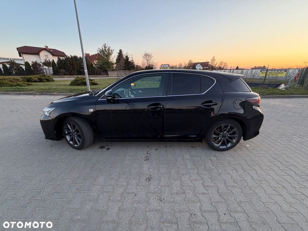 Lexus CT 200h F Sport - 8