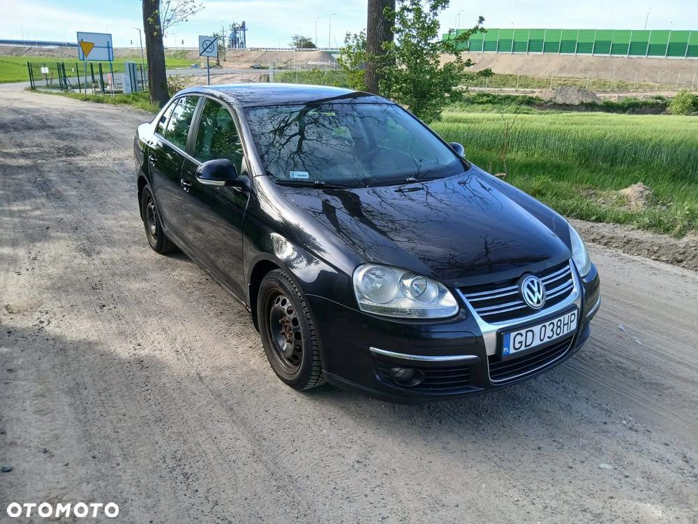 Volkswagen Jetta 1.9 TDI Sportline - 1