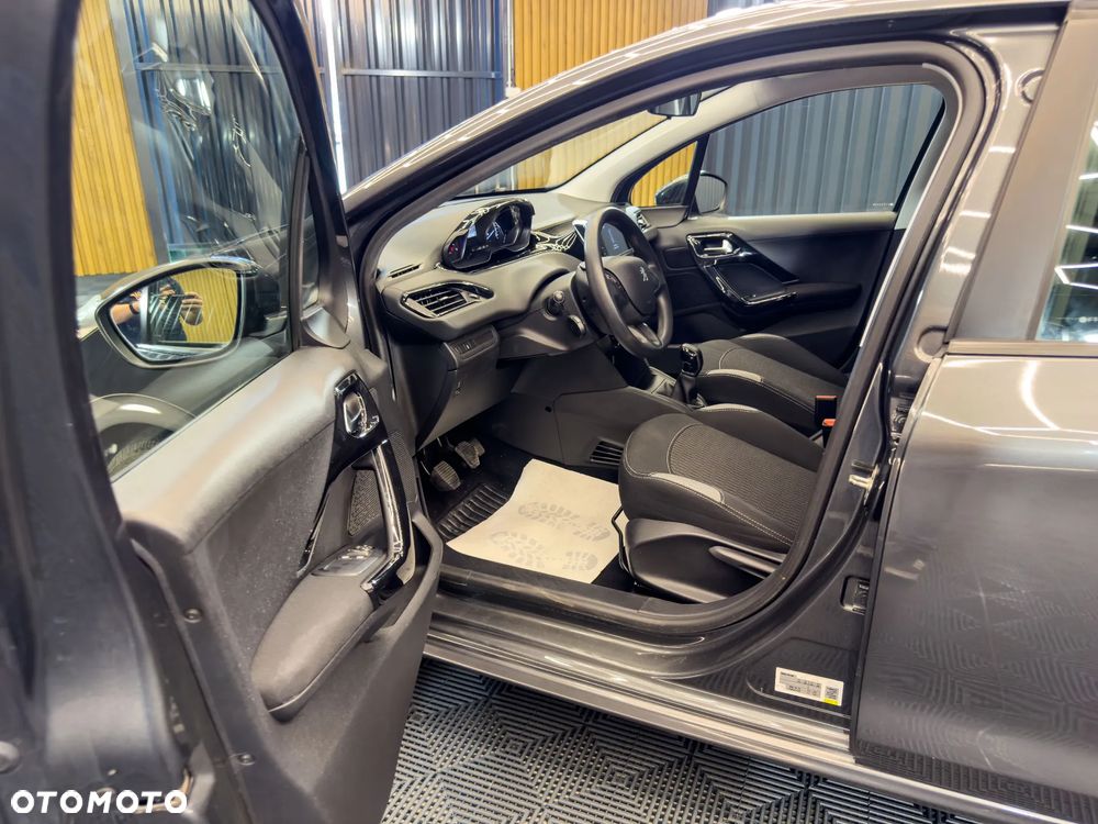 Peugeot 208 1.2 PureTech Allure - 18