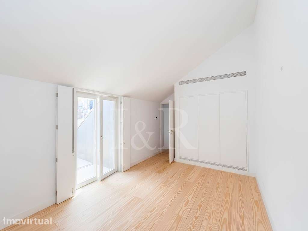 Apartamento T3 duplex com estacionamento junto à Av. Liberdade, Lisboa - Grande imagem: 5/62