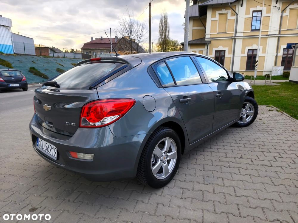 Chevrolet Cruze 1.6 LT+ - 9