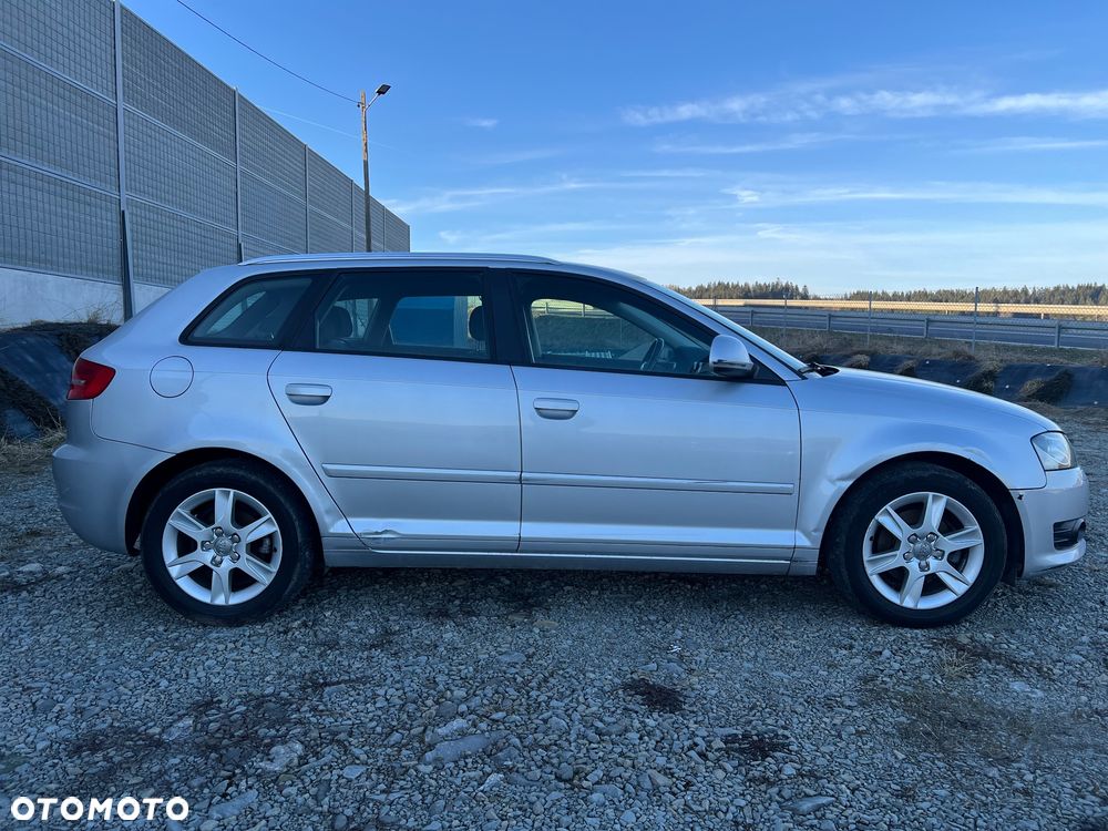 Audi A3 Sportback 1.6 TDI DPF S line Sportpaket - 10