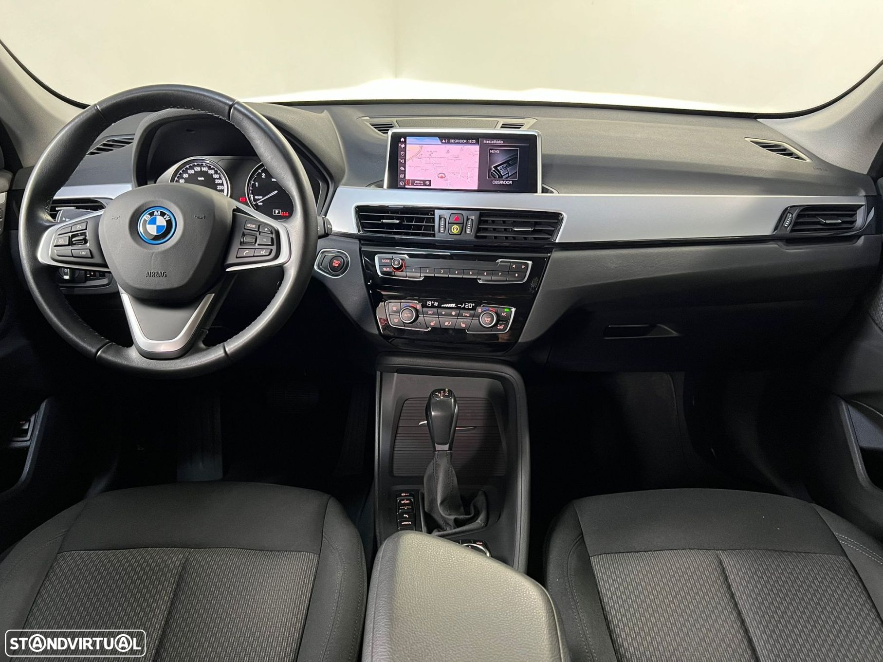 BMW X1 25 e xDrive Corporate Edition - 8