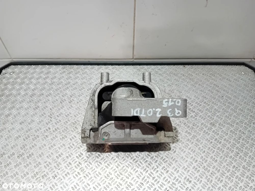 łapa poduszka silnika Audi Q3 2.0 TDI 2015 5N0199262F - 3