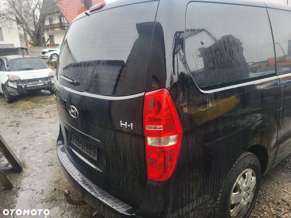 Hyundai H-1 Starex - 38
