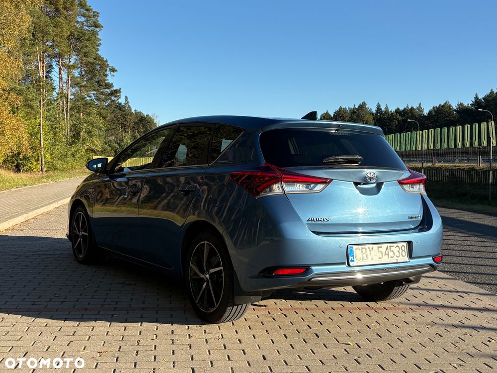 Toyota Auris Hybrid 135 Prestige - 4