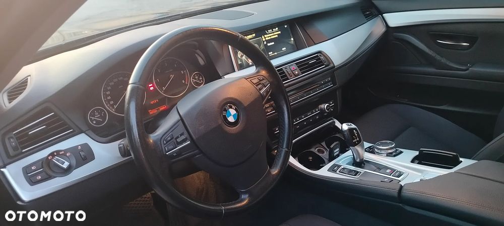 BMW Seria 5 520d Luxury Line - 13