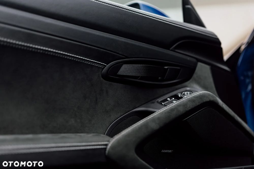 Porsche 718 Cayman - 23