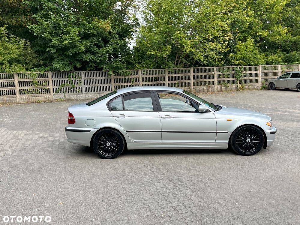 BMW Seria 3 325i - 24