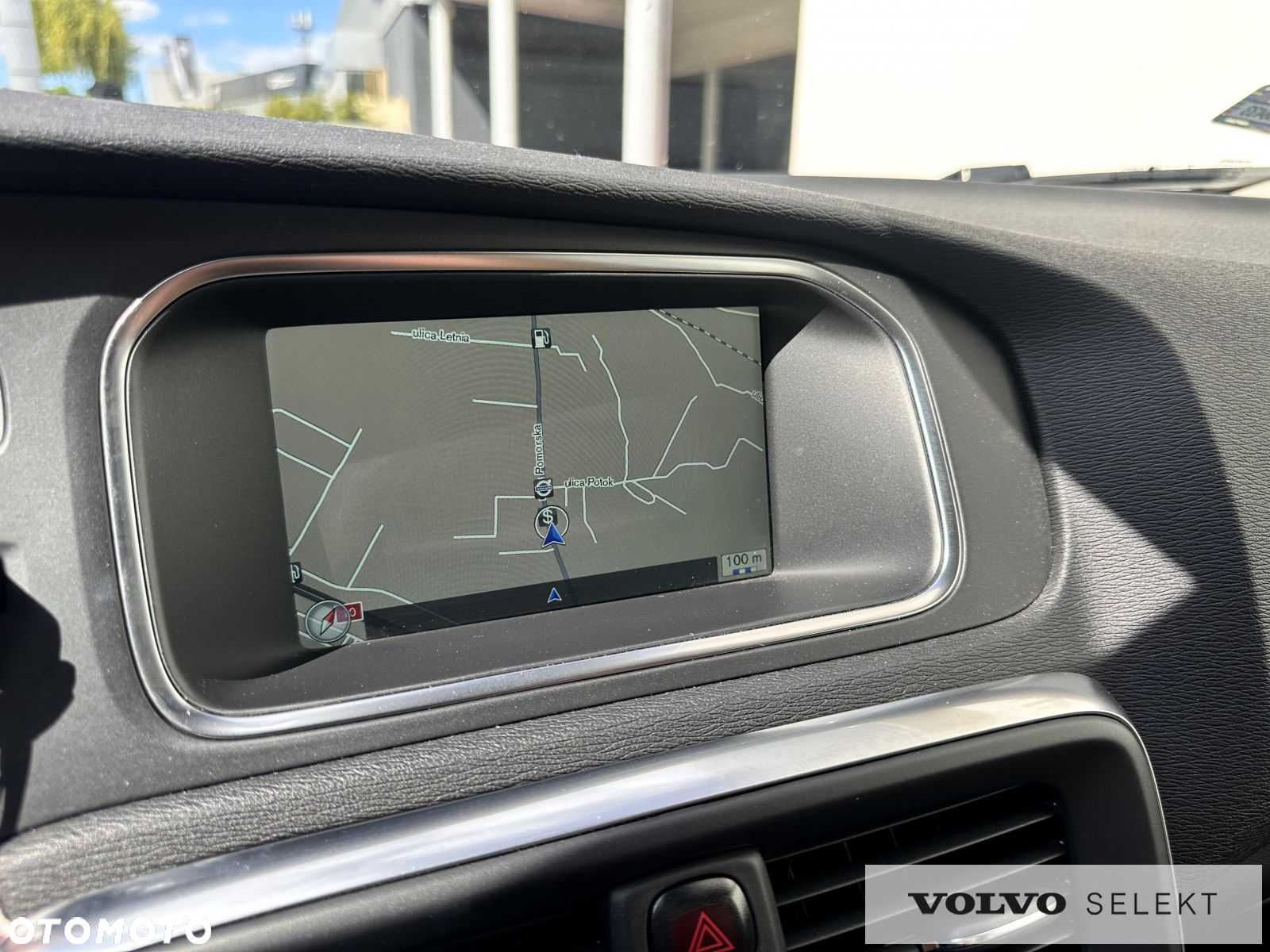 Volvo V40 - 23