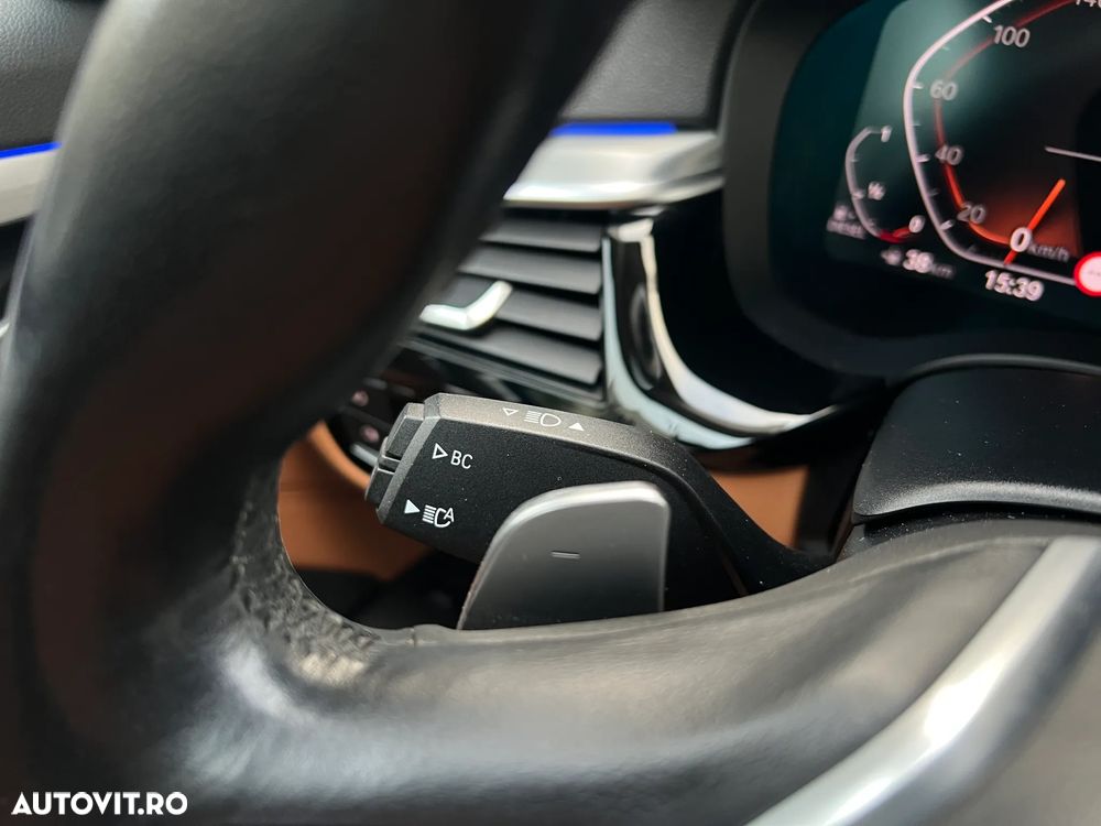 BMW Seria 5 520d xDrive AT - 21