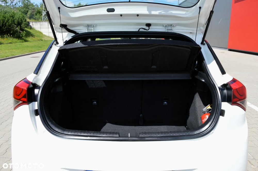 Hyundai i20 1.2 BlueDrive Classic + - 31