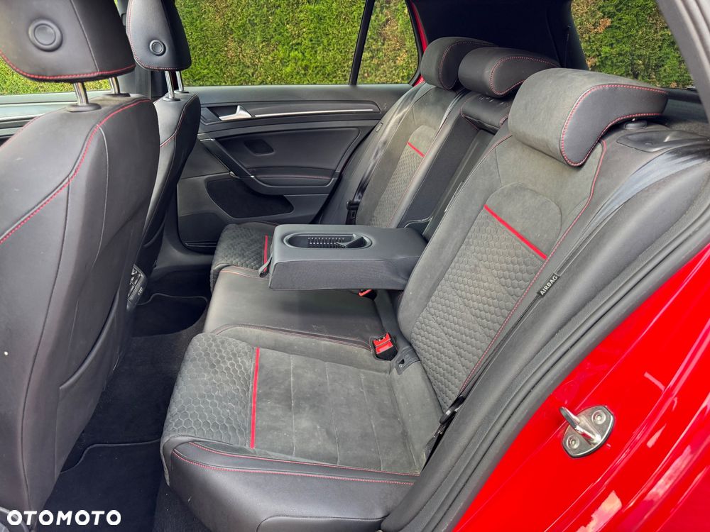 Volkswagen Golf GTI (BlueMotion Technology) DSG Performance - 22
