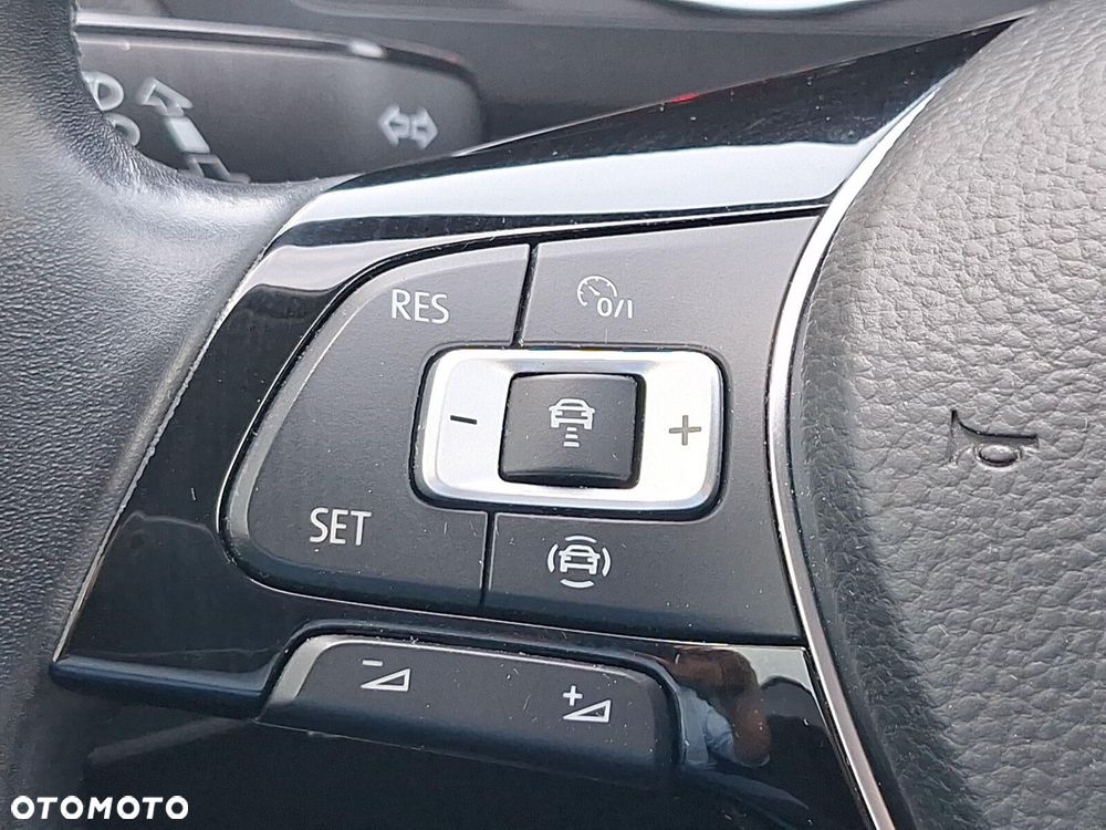 Volkswagen Tiguan Allspace 2.0 TDI SCR Trendline - 17