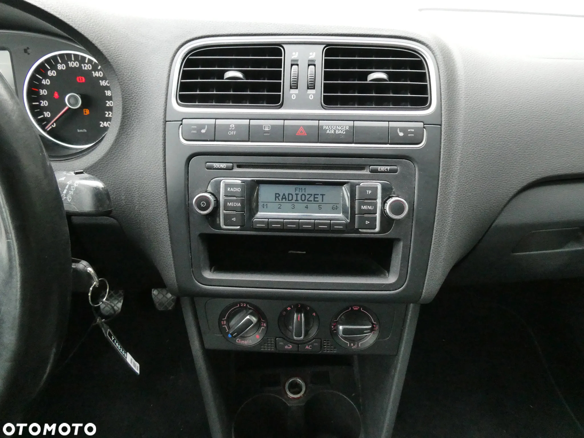 Volkswagen Polo 1.4 16V Comfortline - 22
