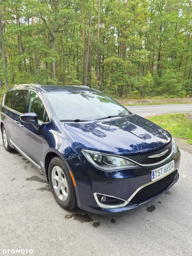 Chrysler Pacifica - 31