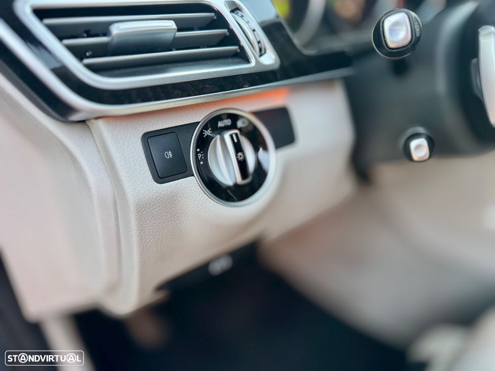 Mercedes-Benz E 300 BLUETEC Hybrid Elegance - 12