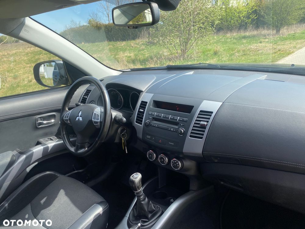 Mitsubishi Outlander 2.2 DI-D ClearTec 2WD Invite - 25