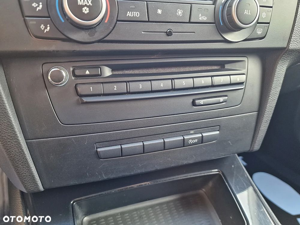 BMW Seria 3 318d DPF Edition Sport - 18