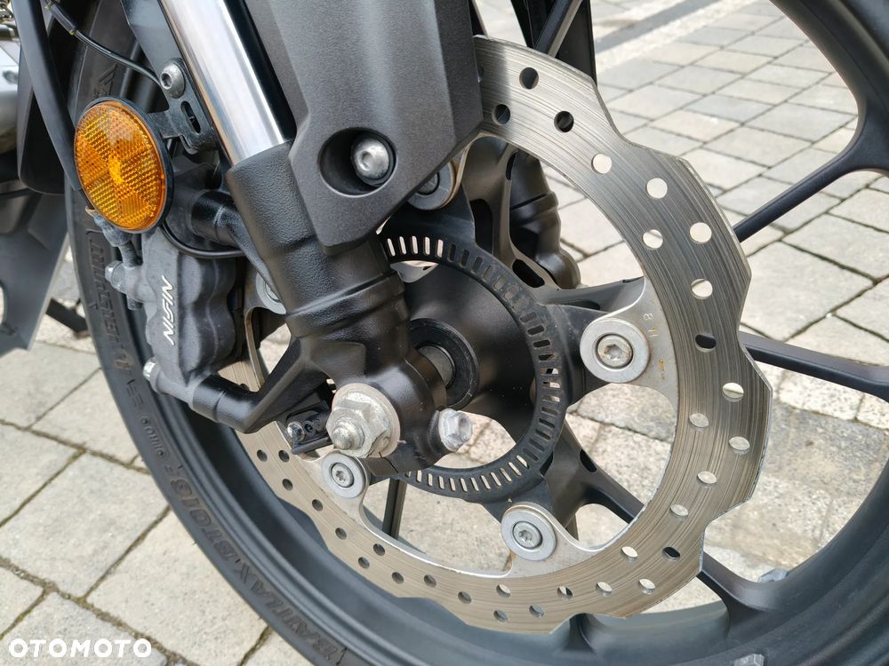 Honda CB - 16
