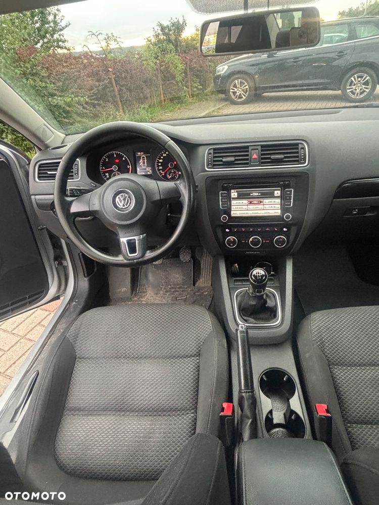 Volkswagen Jetta 1.6 TDI Comfortline - 7