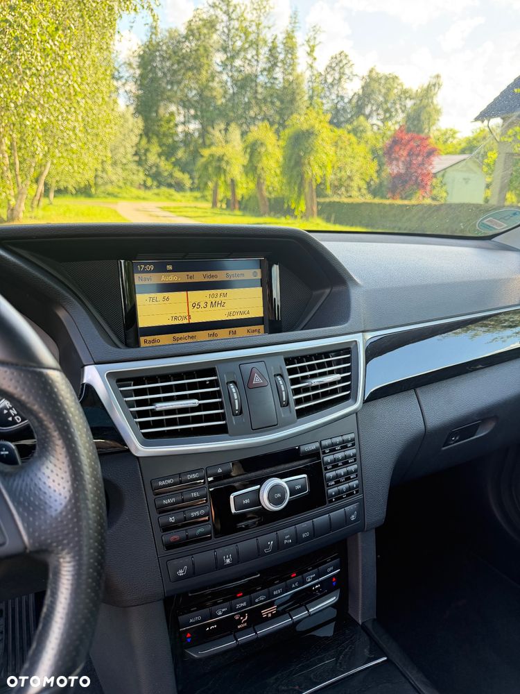 Mercedes-Benz Klasa E 300 CDI DPF BlueEFFICIENCY 7G-TRONIC Avantgarde - 25