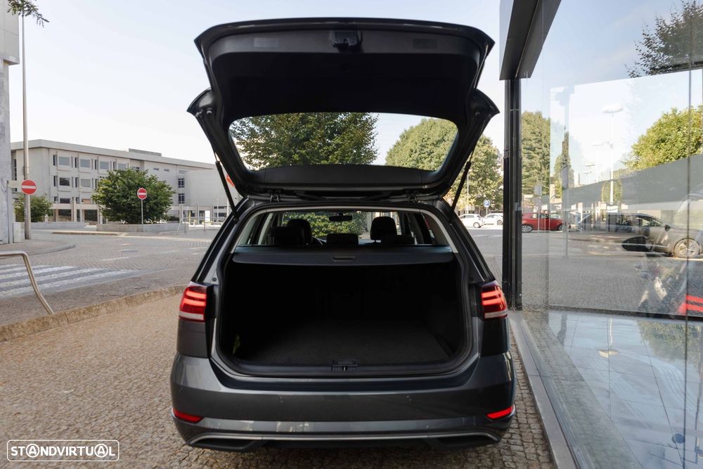 VW Golf Variant 1.6 TDi Confortline - 17