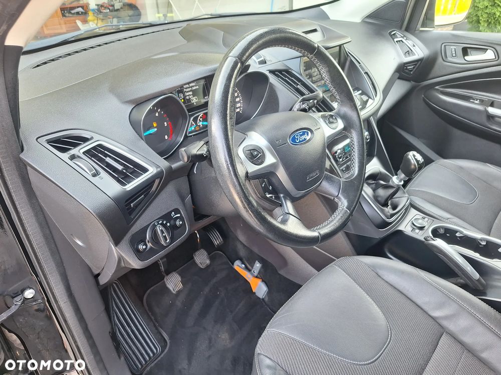 Ford Kuga 2.0 TDCi 2x4 ST-Line - 19