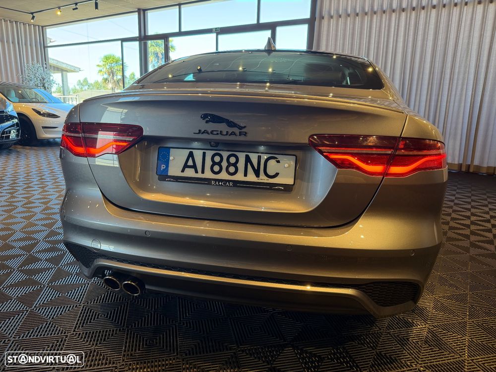 Jaguar XE 2.0 D200 R-Dynamic HSE - 6
