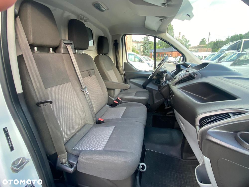Ford TRANSIT CUSTOM - 16