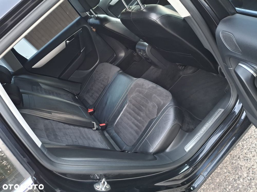 Volkswagen Passat - 12
